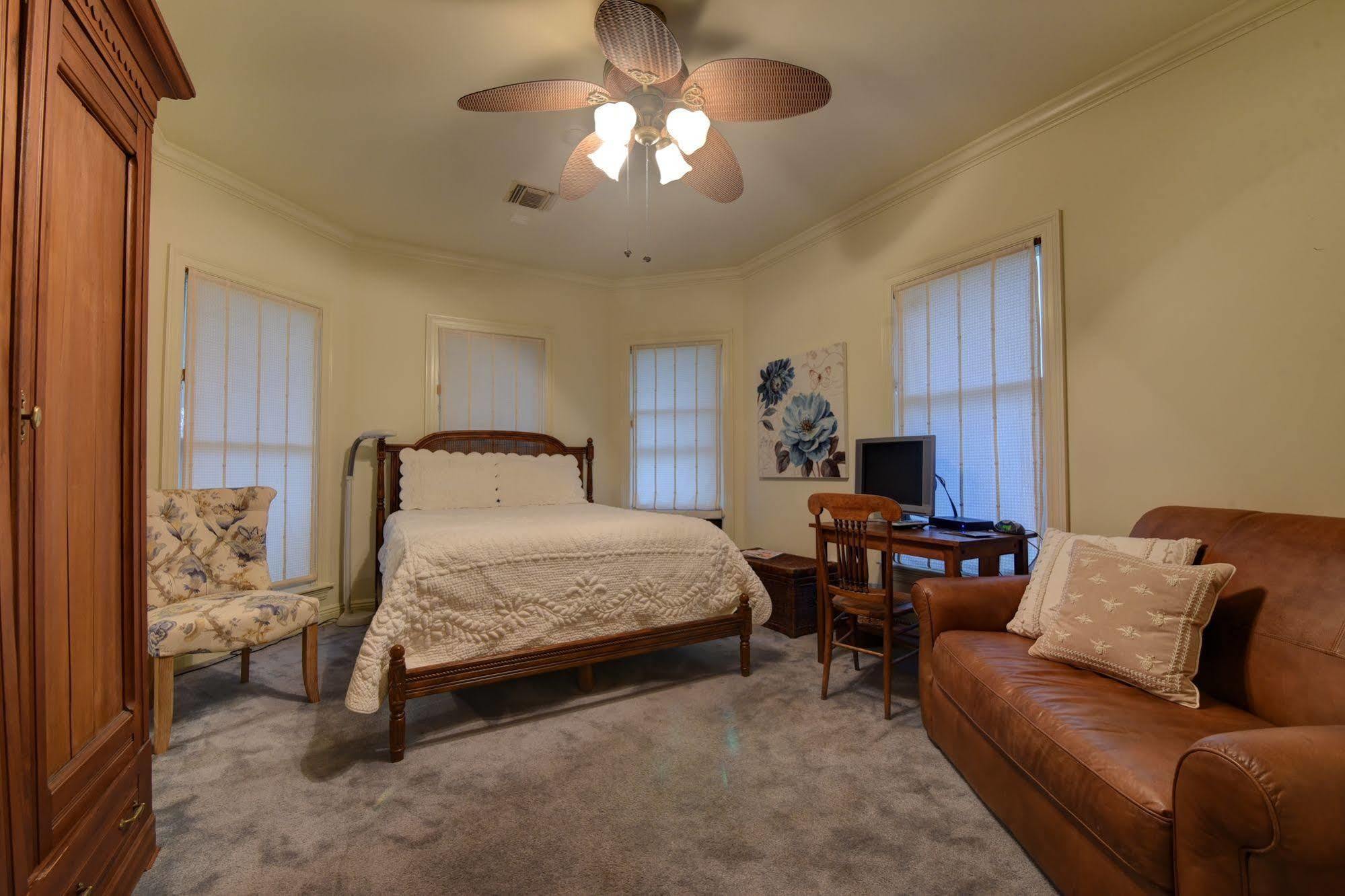 A Chateau On The Bayou Bed & Breakfast Raceland Exteriör bild