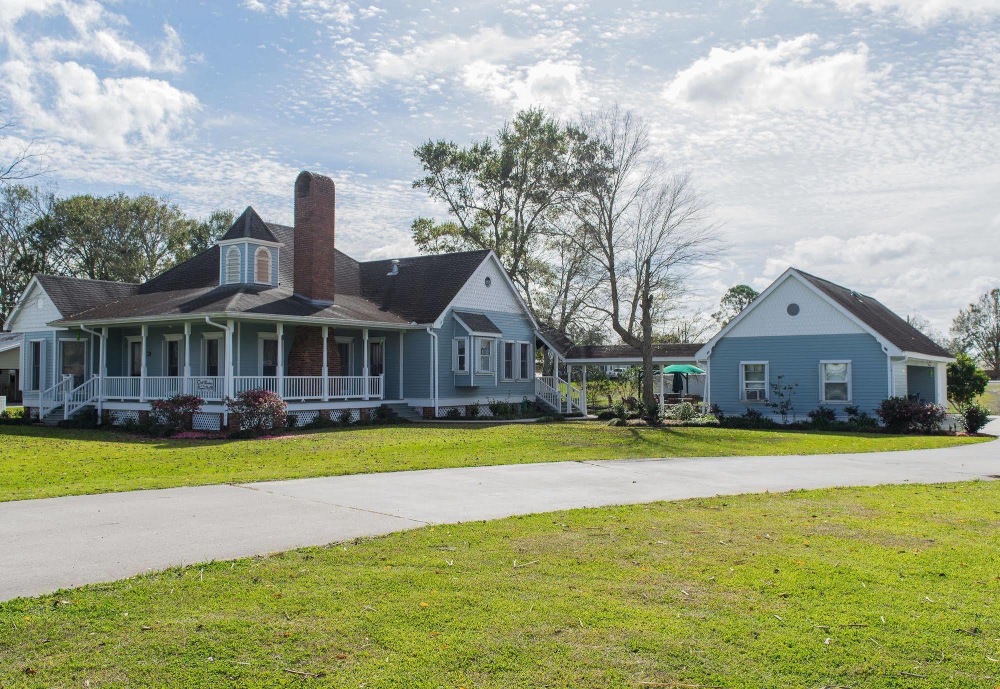 A Chateau On The Bayou Bed & Breakfast Raceland Exteriör bild
